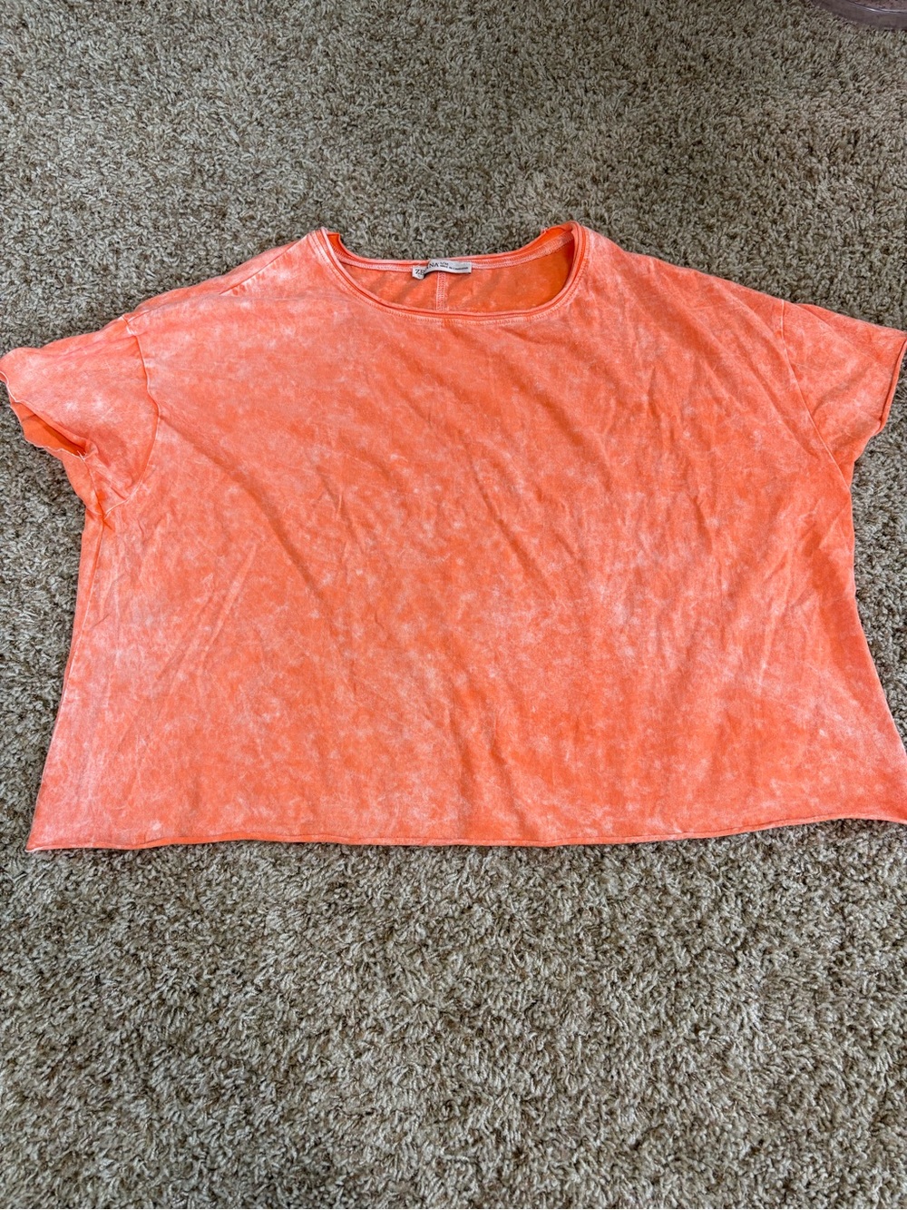 Zenana women’s S/M orange short sleeve cropped acid wash 100% cotton tee
